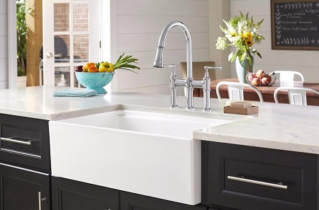 Elkay Fireclay农舍宽单碗的角度视图